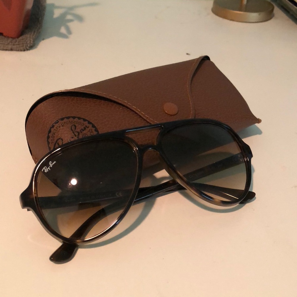 AUTHENTIC ray ban pilot sunglasses with case